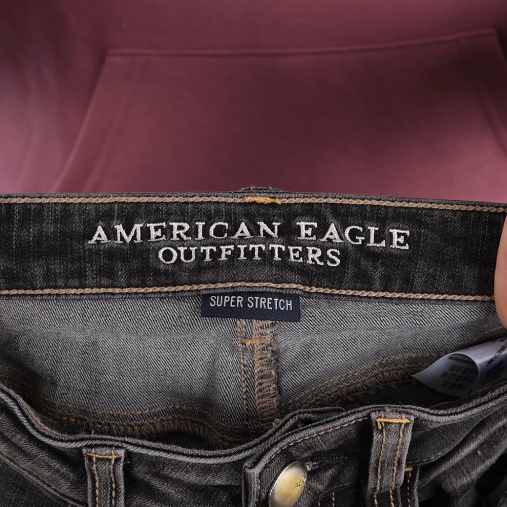 American Eagle Black Hi-Rise Jegging Crop Distressed Jeans 4 - Picture 6 of 7